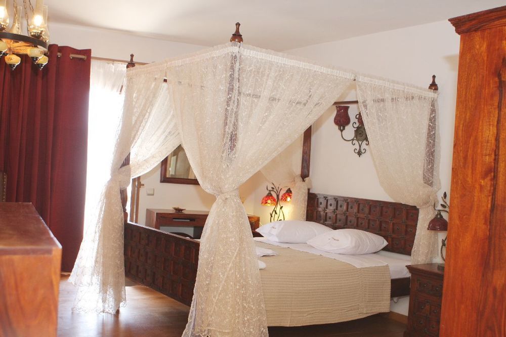 Castelo Boutique Hotel Panteli Exterior photo